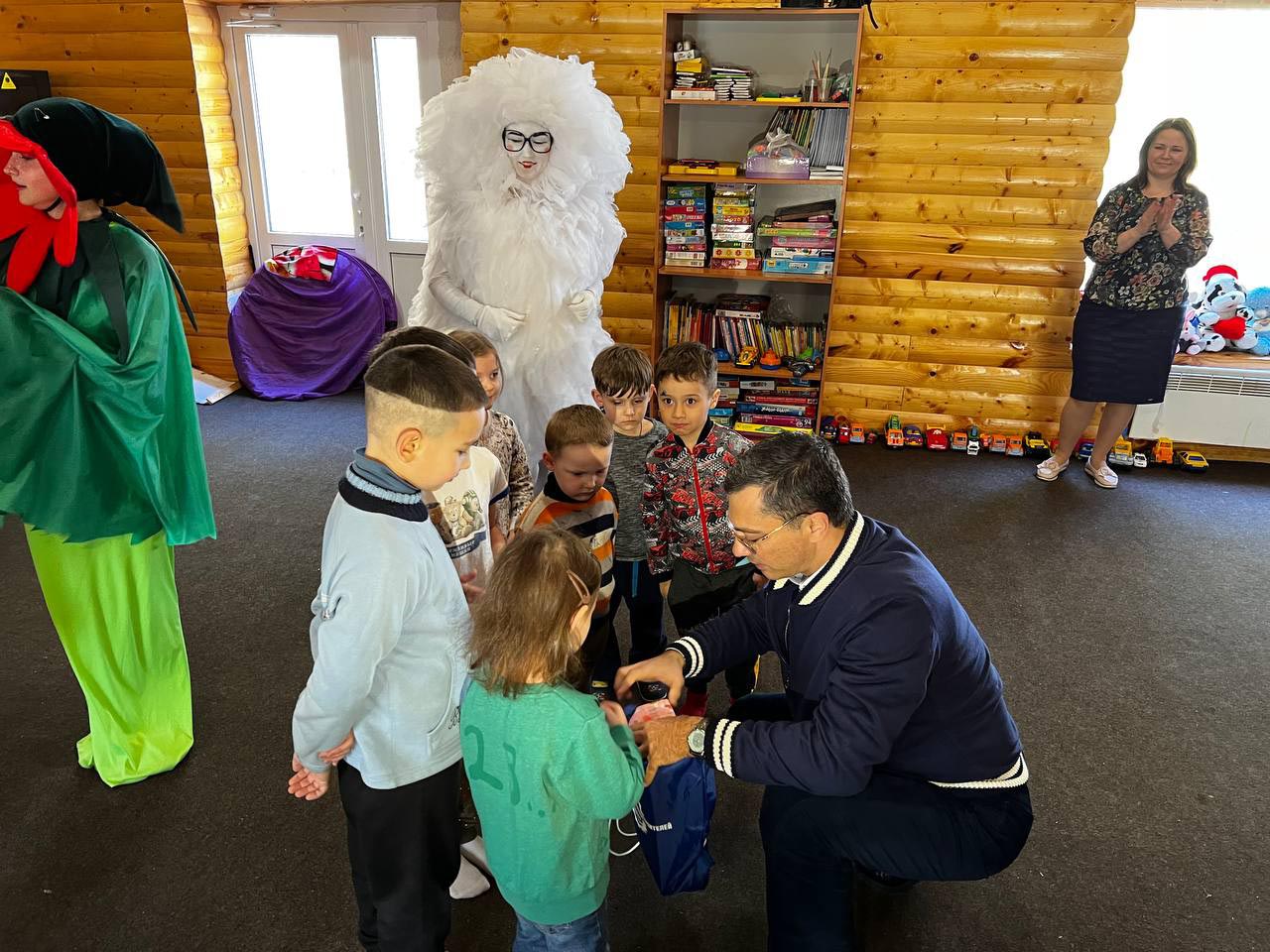 Владимир Гутенев принял участие в благотворительных акциях в Самарской губернии